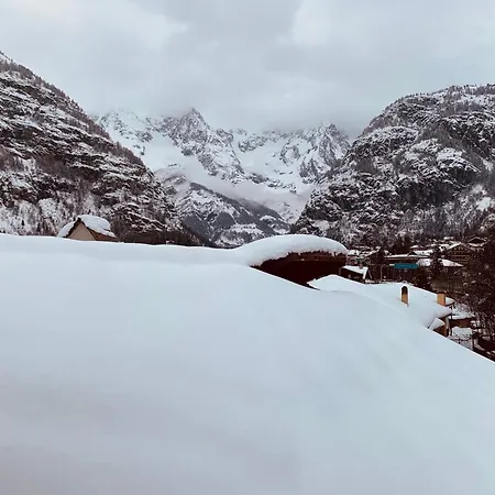 شقة Mansardacourmayeur *